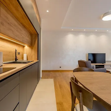 Athos Square Apartments 波德戈里察 外观 照片