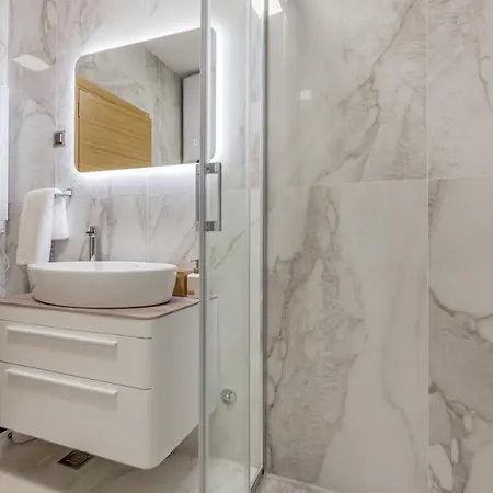 Athos Square Apartments 波德戈里察 外观 照片