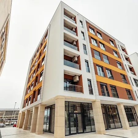 Athos Square Apartments 波德戈里察 外观 照片