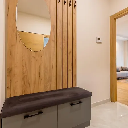 Athos Square Apartments 波德戈里察 外观 照片
