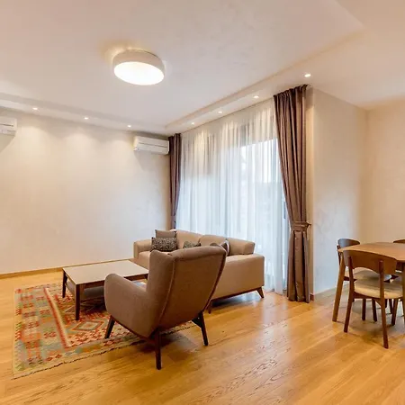 Athos Square Apartments 波德戈里察 外观 照片