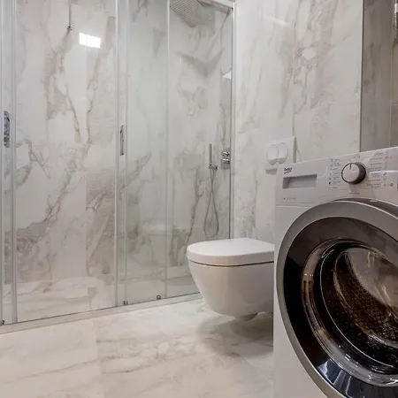 Athos Square Apartments 波德戈里察 外观 照片