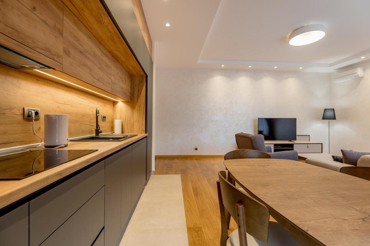 Apartment Athos Square *