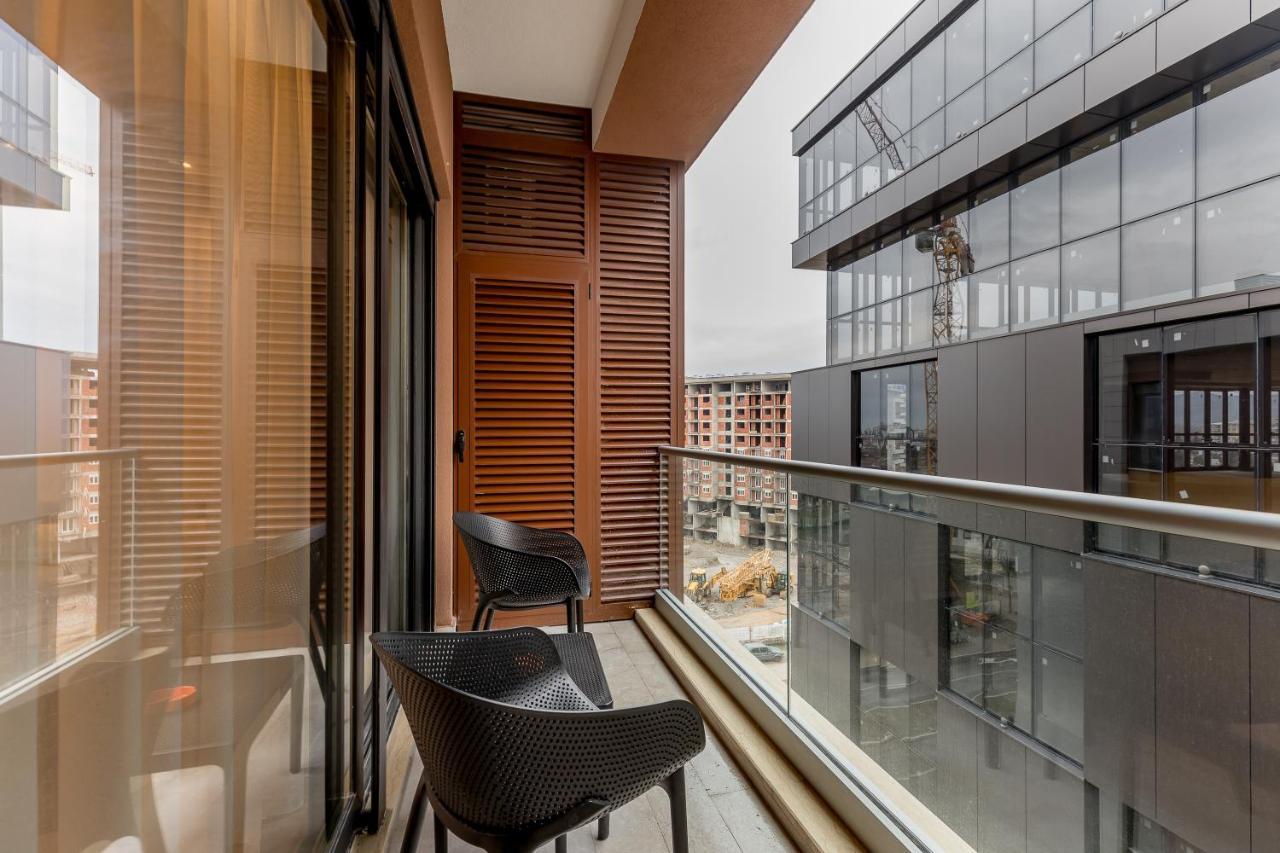 Athos Square Apartment