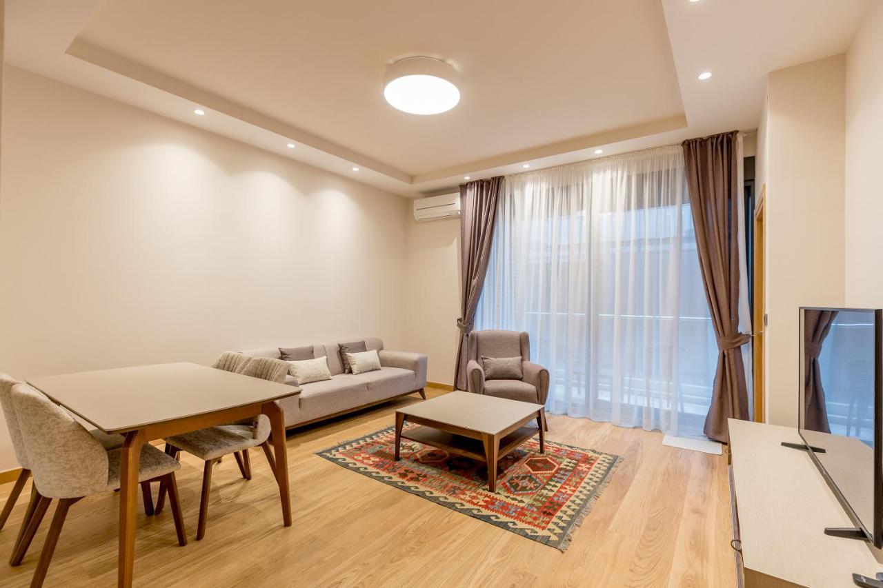 Apartment Athos Square