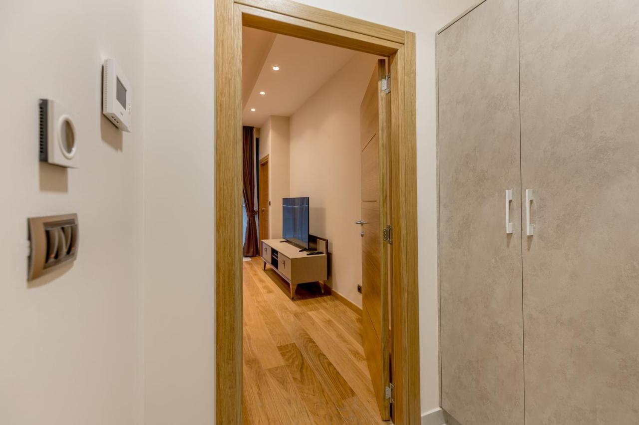 Apartment Athos Square